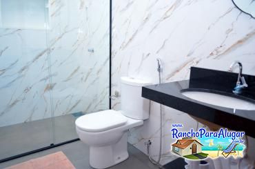 Rancho Oliveira para Alugar em Miguelopolis - Interior dos Banheiros